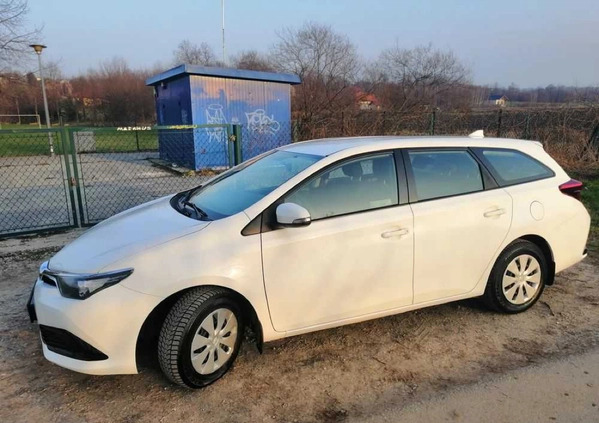 Toyota Auris cena 40000 przebieg: 214000, rok produkcji 2018 z Kosów Lacki małe 137